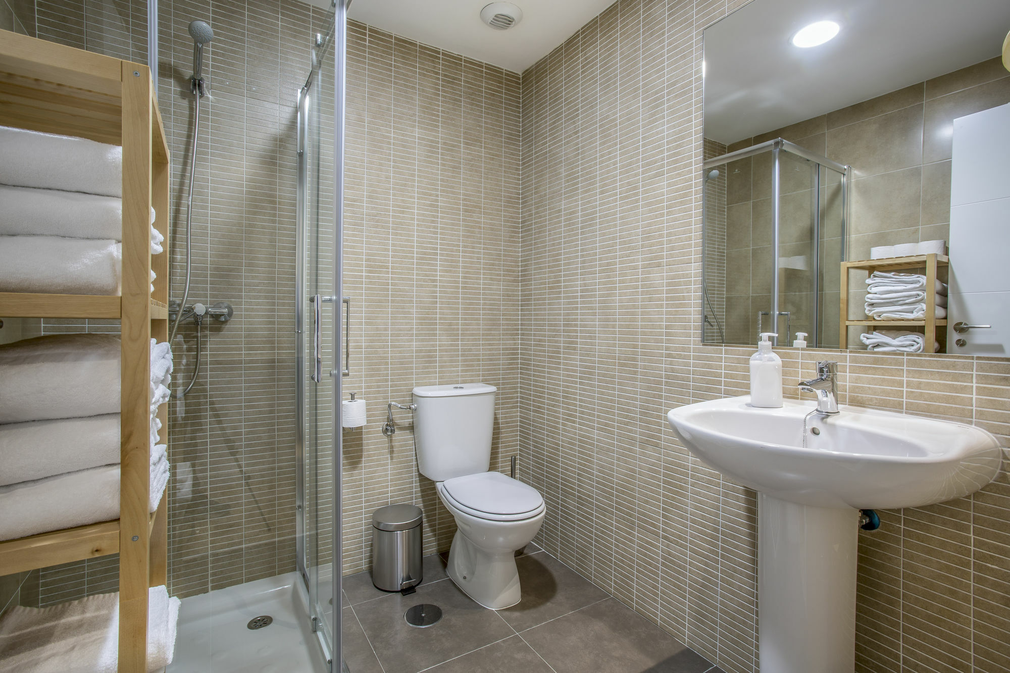 Slow Suites Luchana Madrid Bagian luar foto