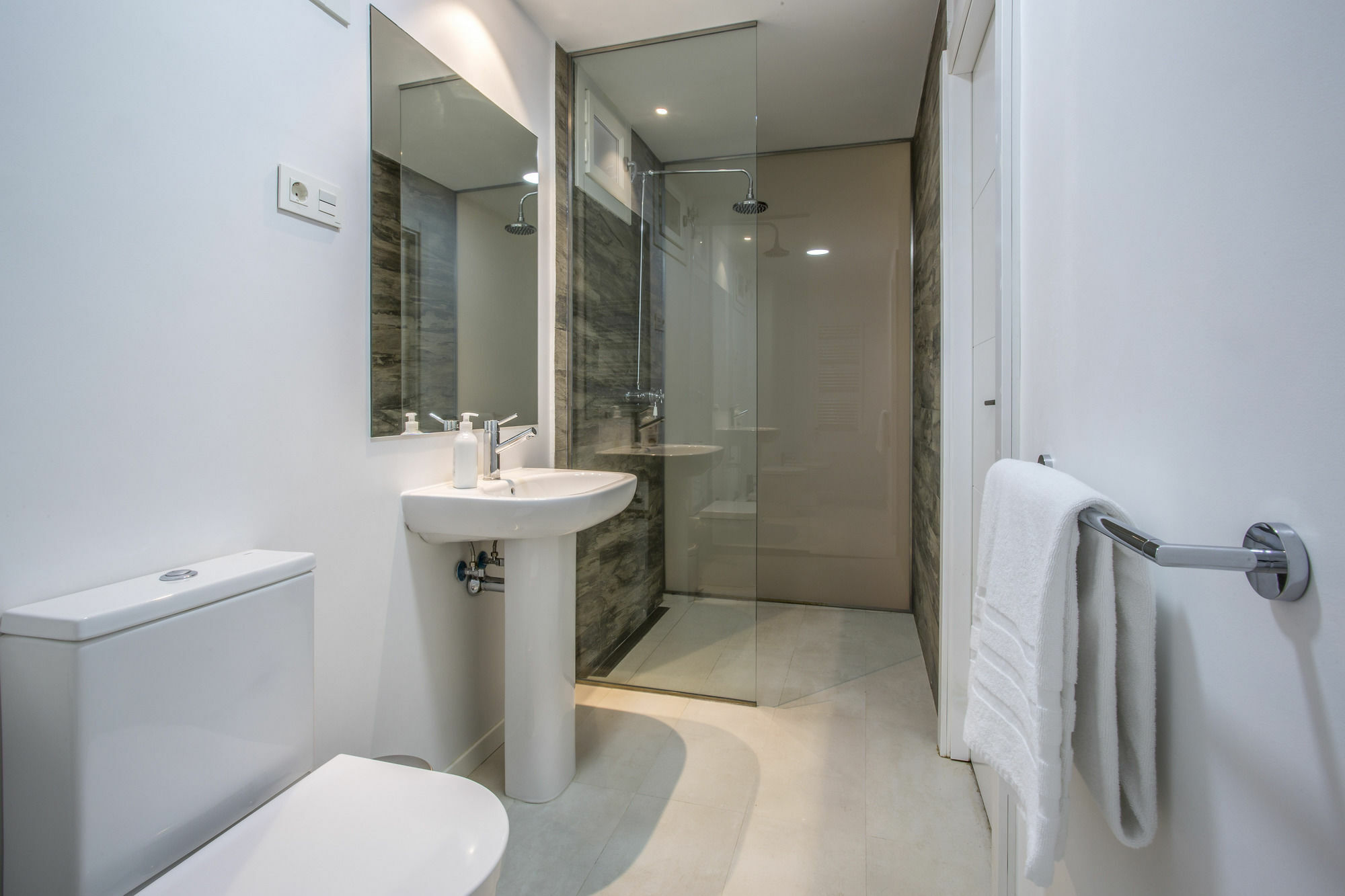 Slow Suites Luchana Madrid Bagian luar foto