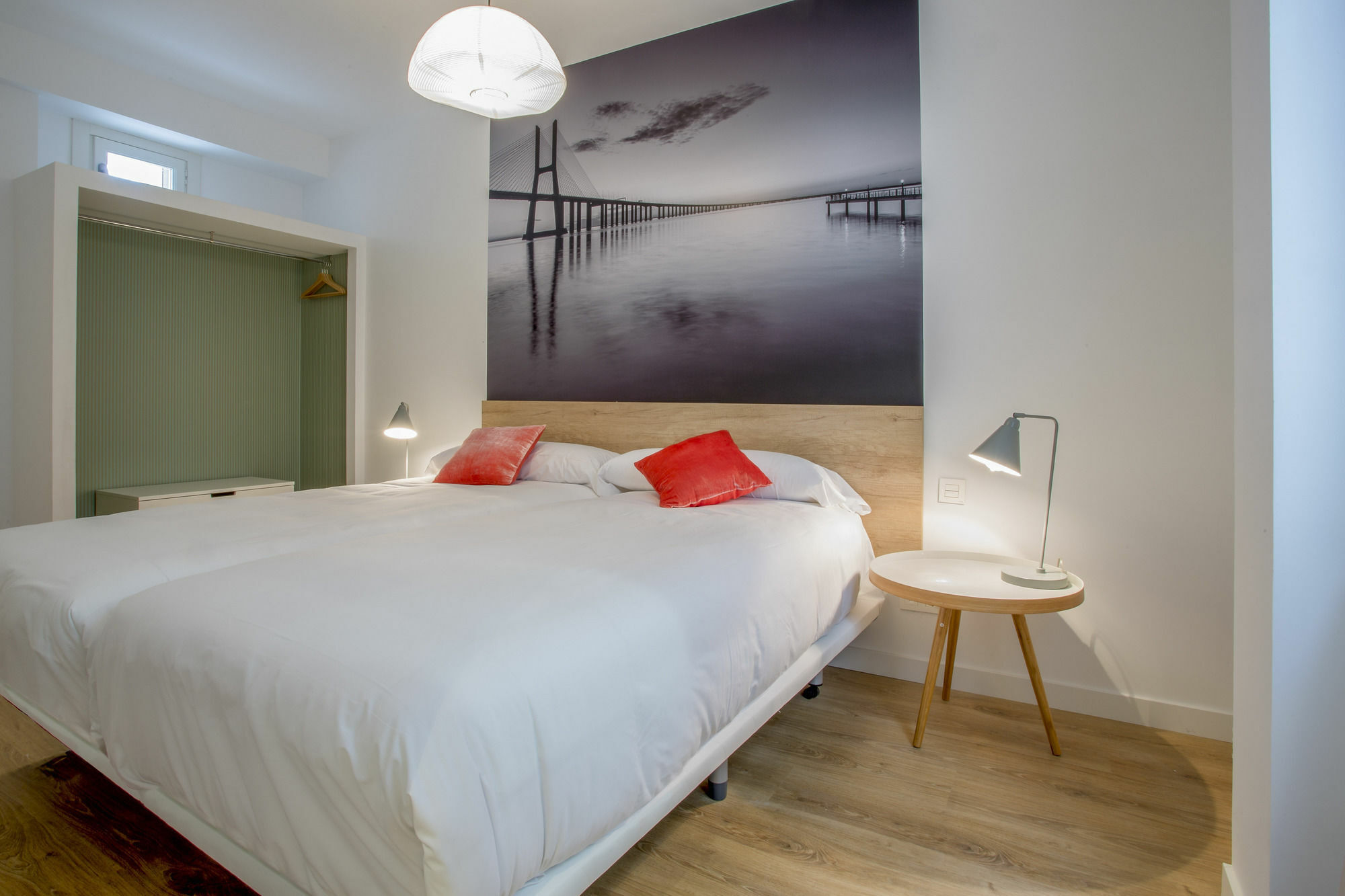 Slow Suites Luchana Madrid Bagian luar foto