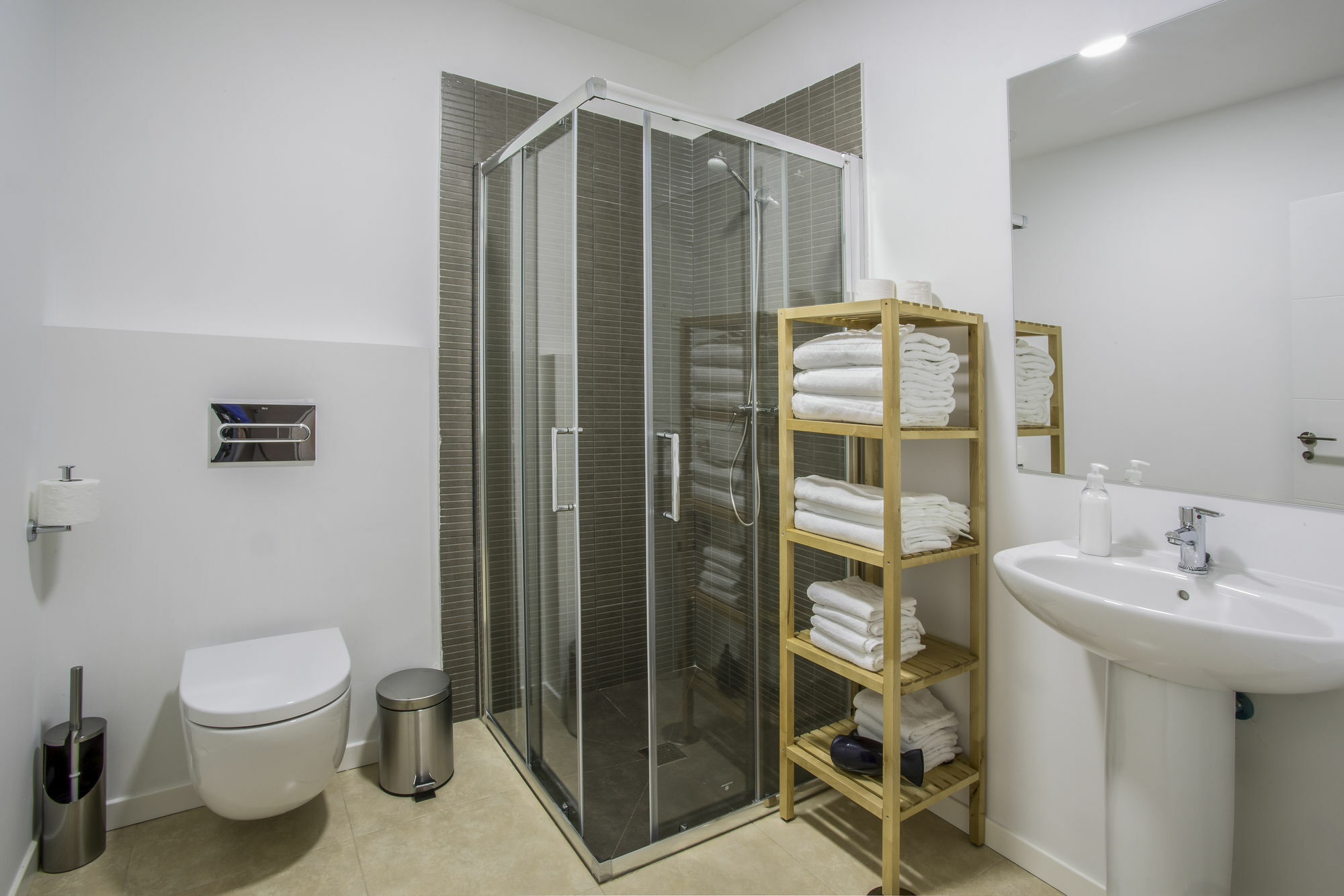 Slow Suites Luchana Madrid Bagian luar foto